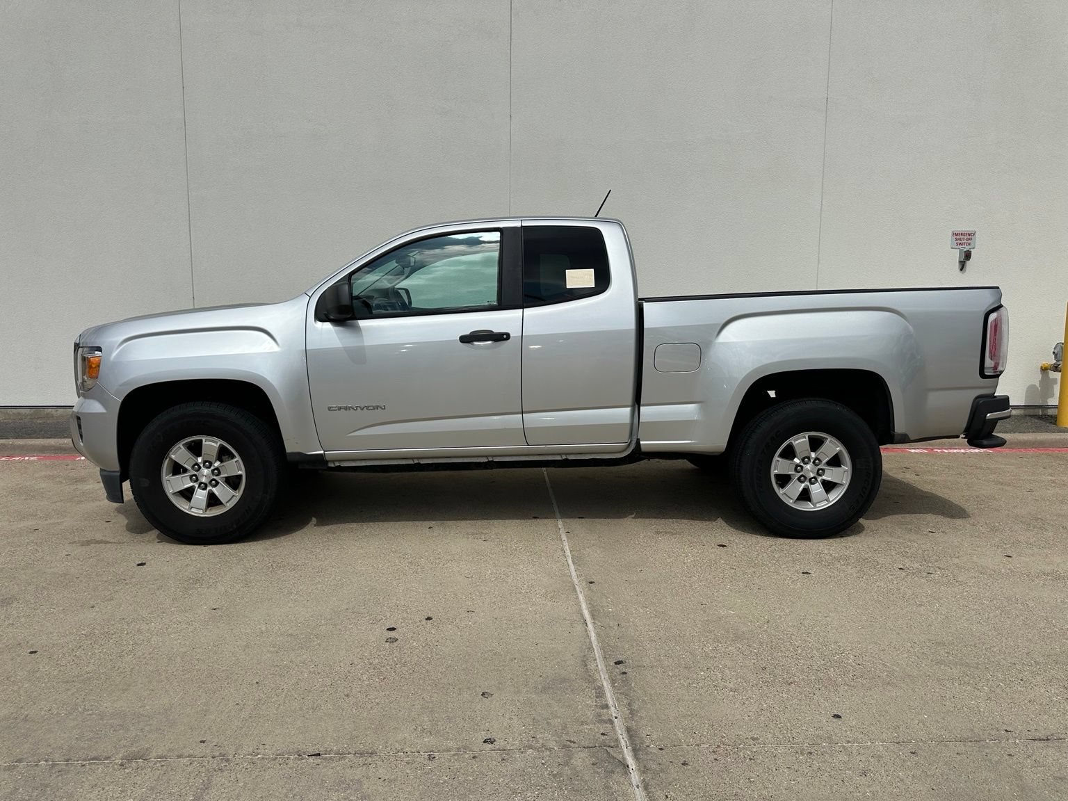 Used 2016 GMC Canyon W/T w/ Convenience Package RWD image 5