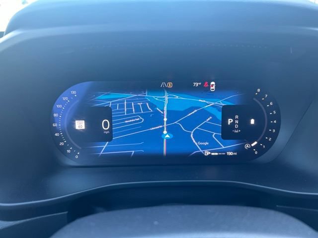 Certified 2025 Volvo XC40 B5 Plus AWD/4WD image 21