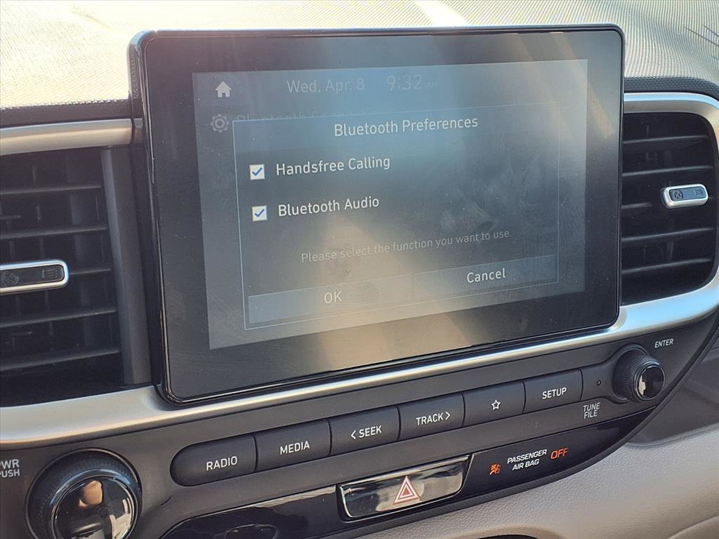 Used 2025 Hyundai Venue SEL image 6