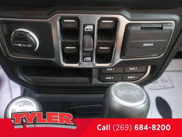 Used 2023 Jeep Wrangler Unlimited Sahara w/ Cold Weather Group AWD/4WD image 30
