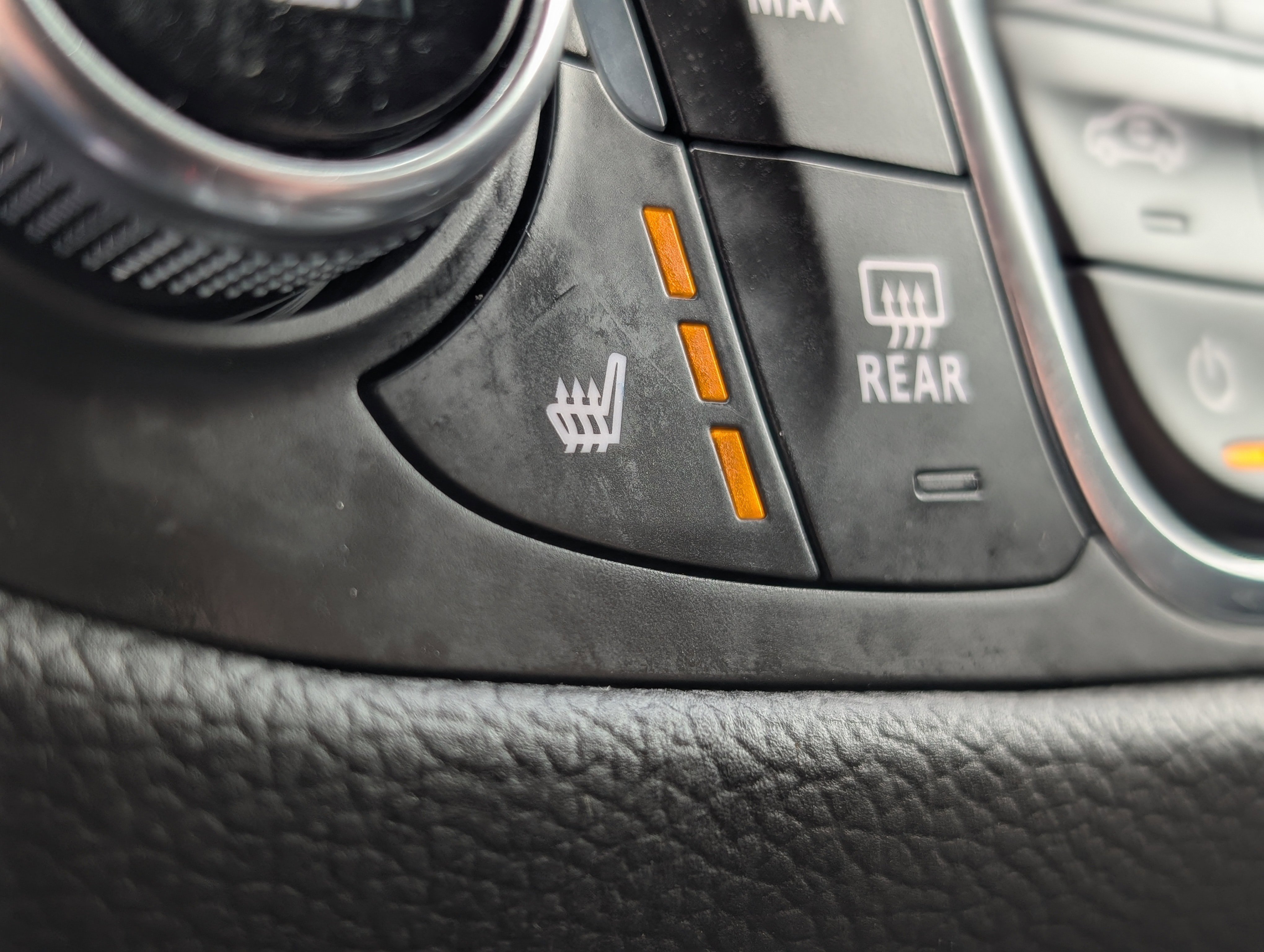 Used 2022 Chevrolet Equinox LT w/ Driver Convenience Package image 4