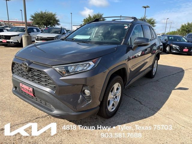 Used 2020 Toyota RAV4 XLE w/ Convenience Package FWD image 2
