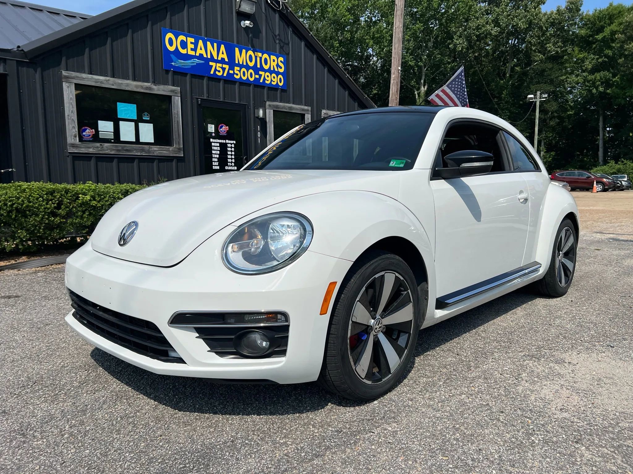 Used 2013 Volkswagen Beetle 2.0T image 28