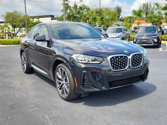 Used 2022 BMW X4 xDrive30i w/ M Sport Package 2 AWD/4WD image 3