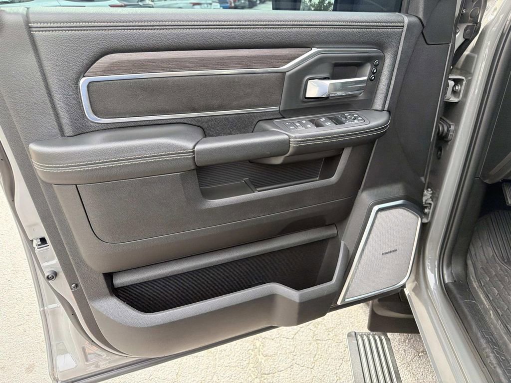 Used 2026 RAM 2500 Laramie AWD/4WD image 19