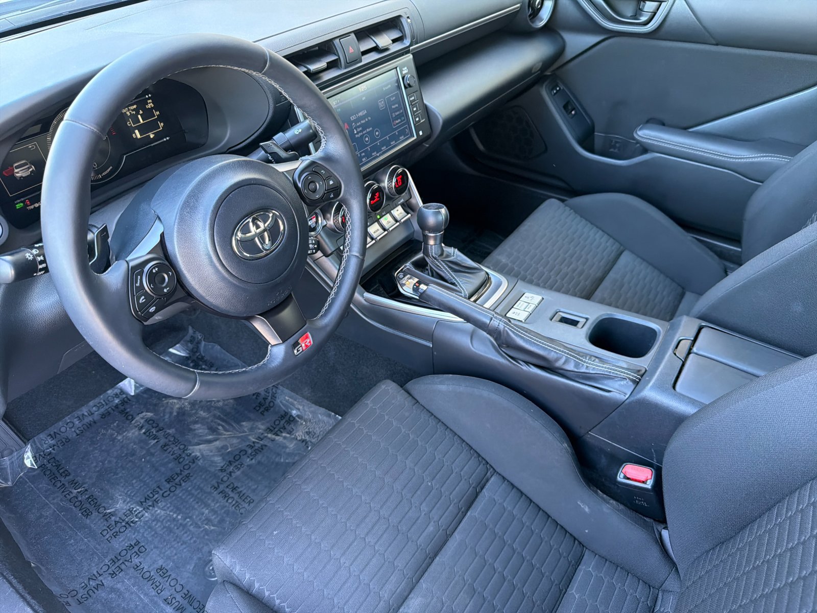 Used 2025 Toyota GR86 w/ ALL Weather Mat Package (TMS) RWD image 10