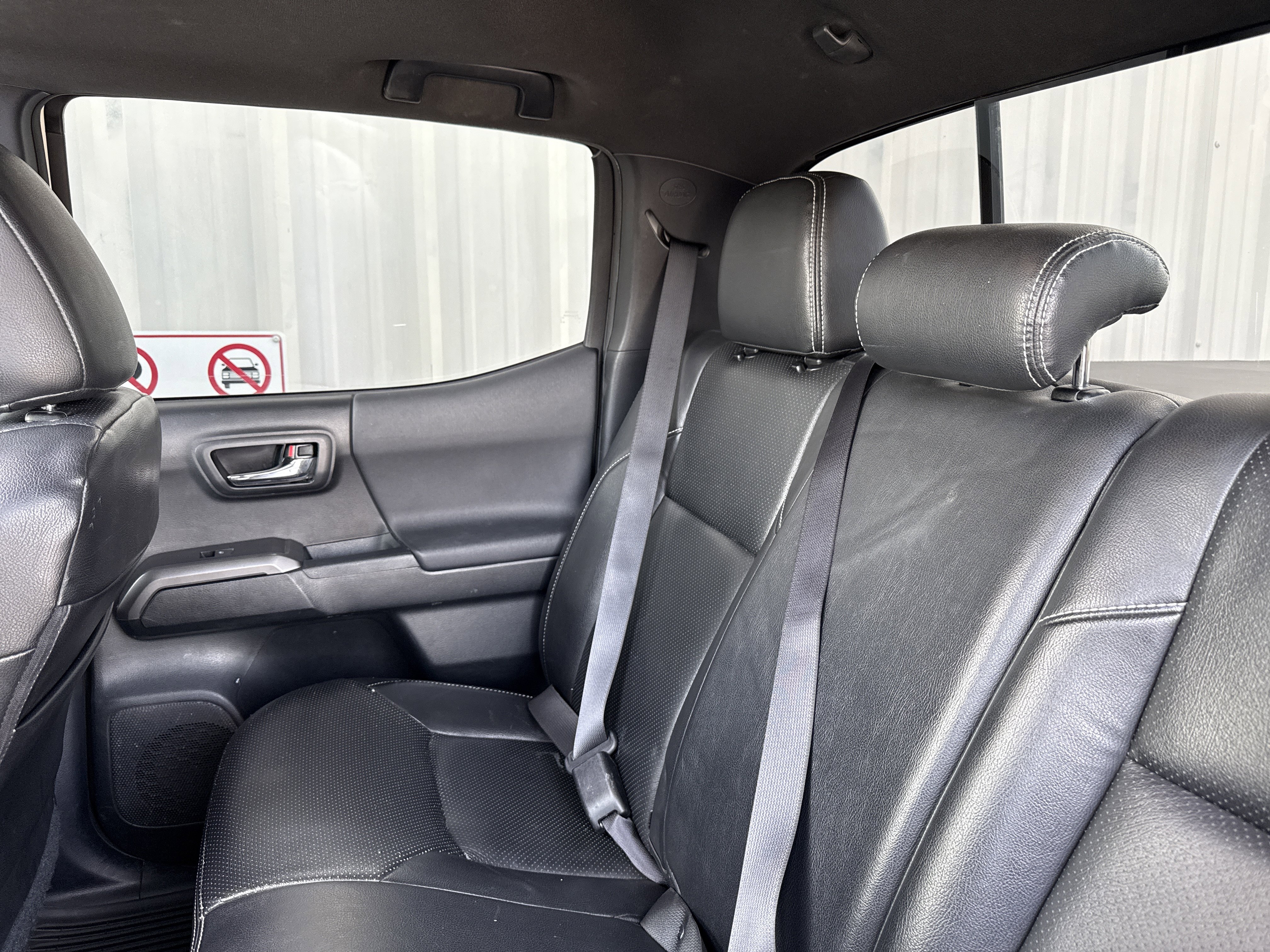 Used 2017 Toyota Tacoma TRD Sport w/ Premium & Technology Package image 24