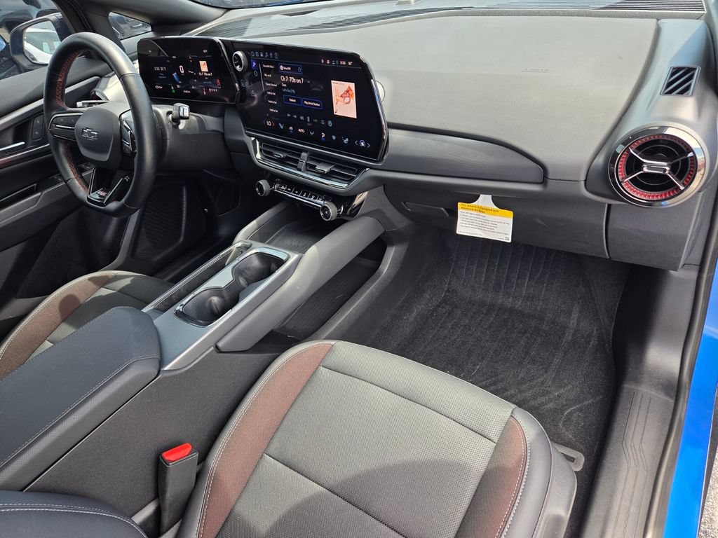 Used 2024 Chevrolet Equinox EV RS w/ LPO, Trailering Package FWD image 18