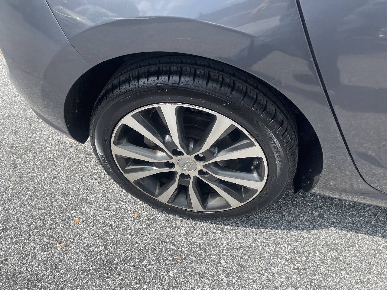 Used 2018 Hyundai Elantra GT FWD image 26
