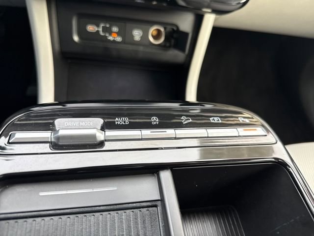 Certified 2025 Hyundai Tucson Limited image 32