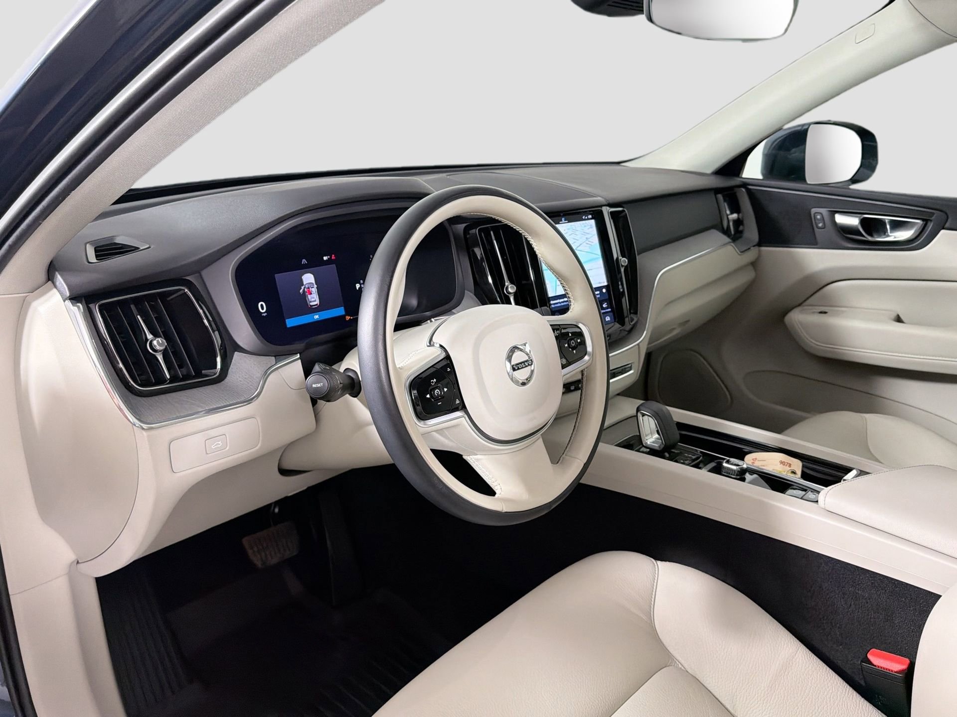 Certified 2023 Volvo XC60 B5 Plus w/ Protection Package Premier FWD image 10