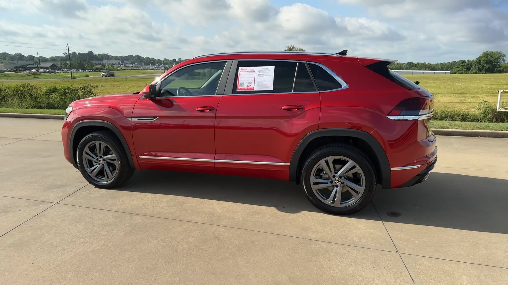 Used 2024 Volkswagen Atlas Cross Sport SEL R-Line AWD/4WD image 5