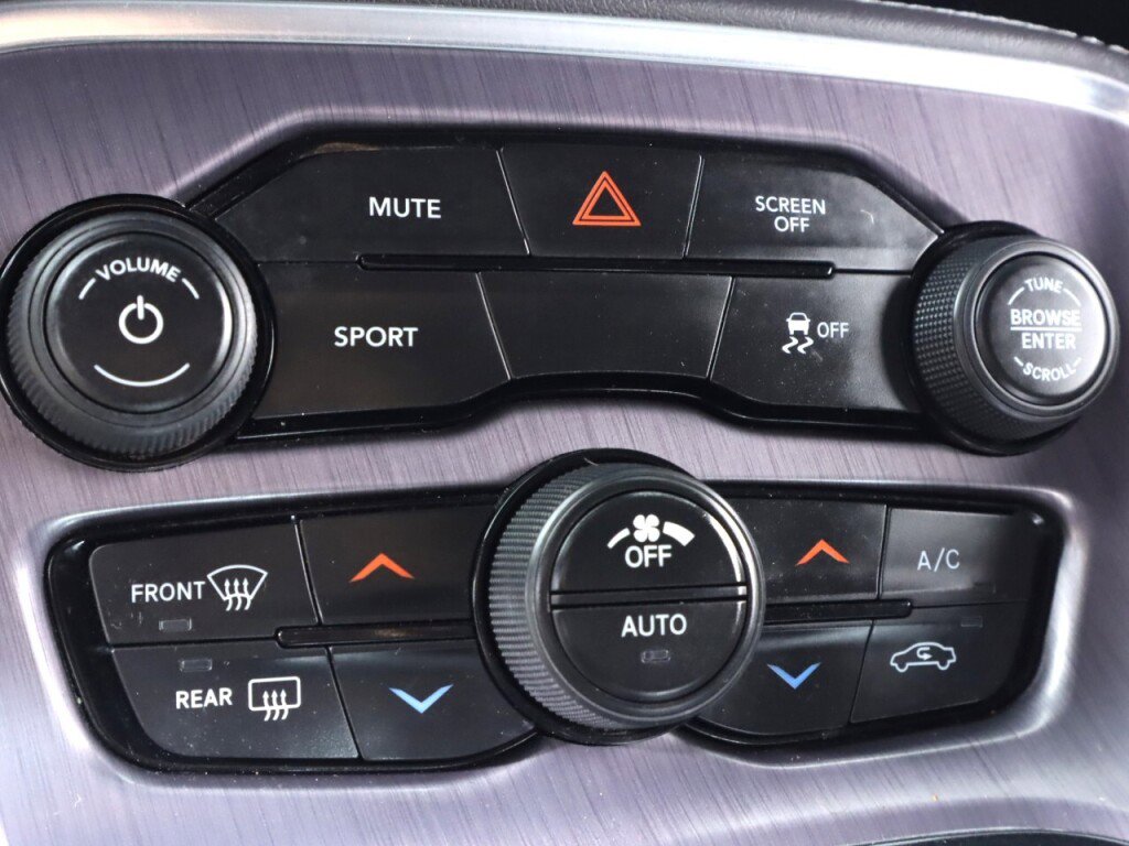 Used 2018 Dodge Challenger SXT image 20