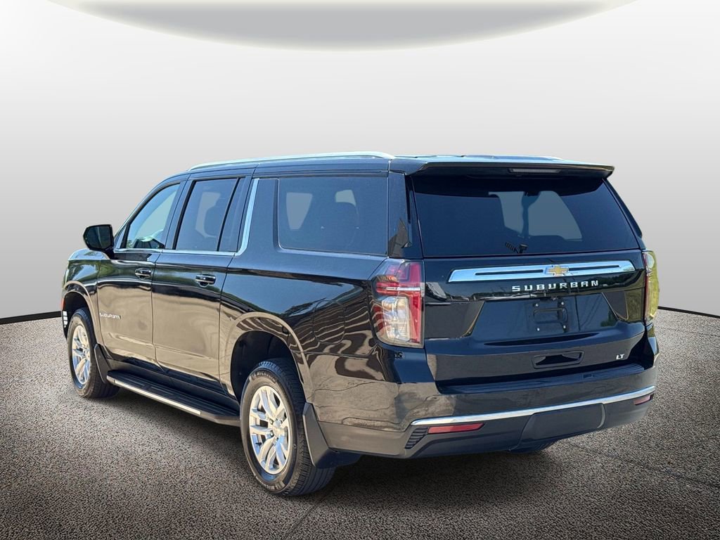 Used 2022 Chevrolet Suburban LT AWD/4WD image 4