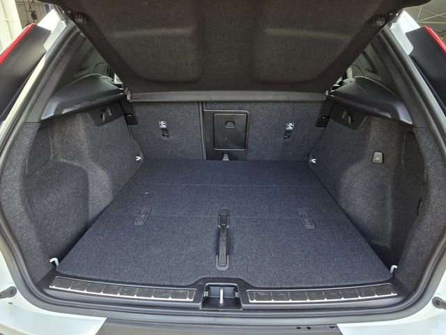 Used 2023 Volvo XC40 B4 Plus w/ Protection Package image 12