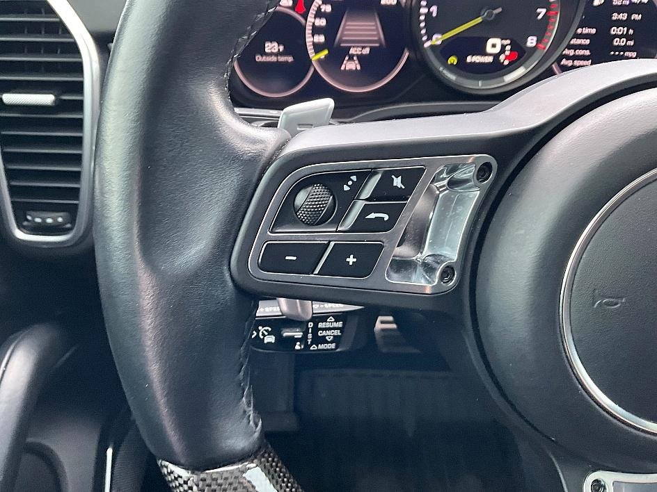 Used 2020 Porsche Cayenne Turbo S image 30