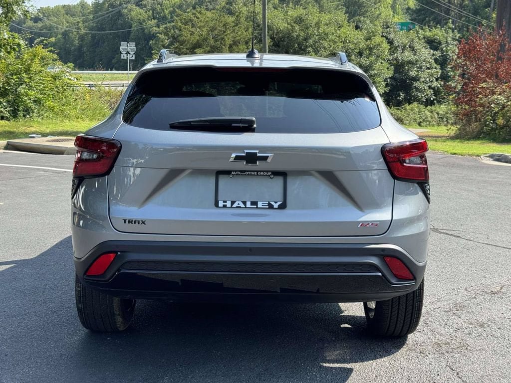 New 2026 Chevrolet Trax RS w/ Sunroof Package FWD image 23
