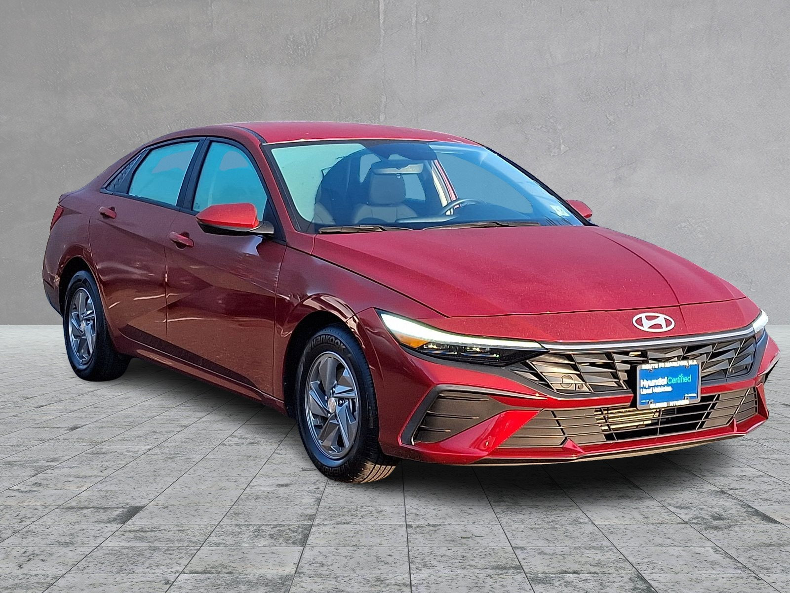 Certified 2024 Hyundai Elantra SE FWD image 3
