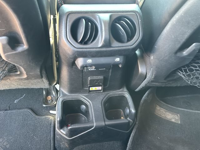 Used 2020 Jeep Gladiator Rubicon AWD/4WD image 16