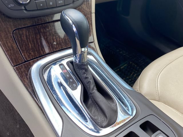 Used 2012 Buick Regal Premium FWD image 8