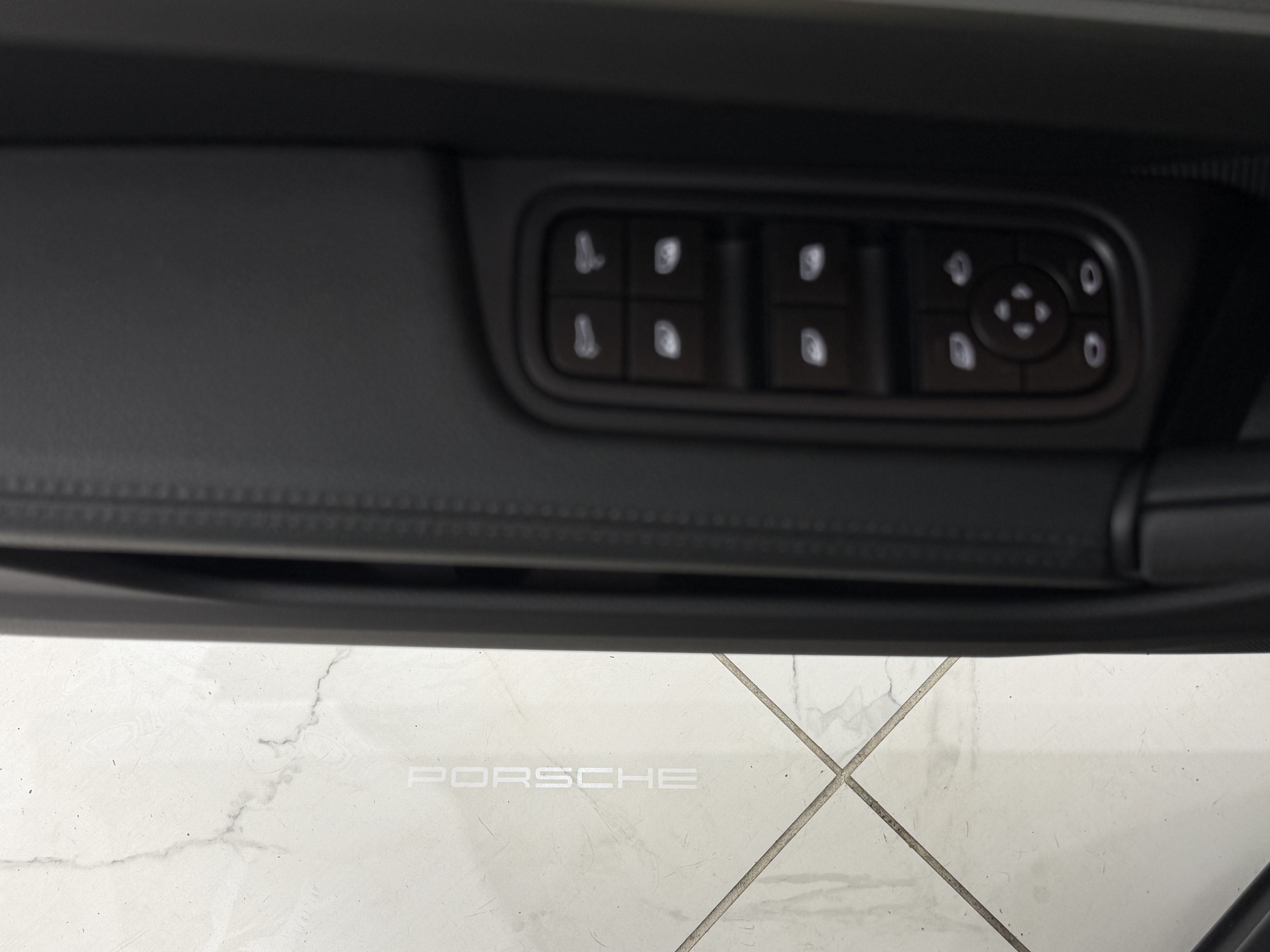 New 2026 Porsche Cayenne Coupe AWD/4WD image 28