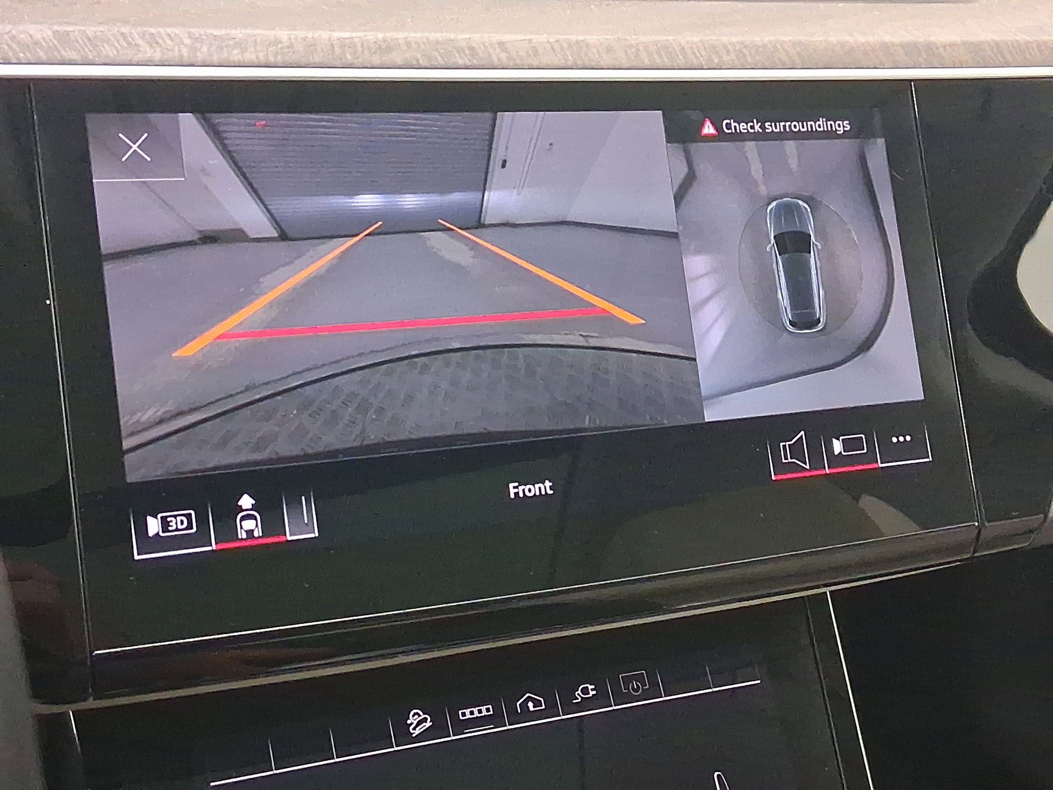 Certified 2024 Audi Q8 e-tron Premium Plus w/ Premium Plus Package image 24