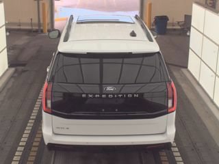Used 2025 Ford Expedition Active AWD/4WD image 4