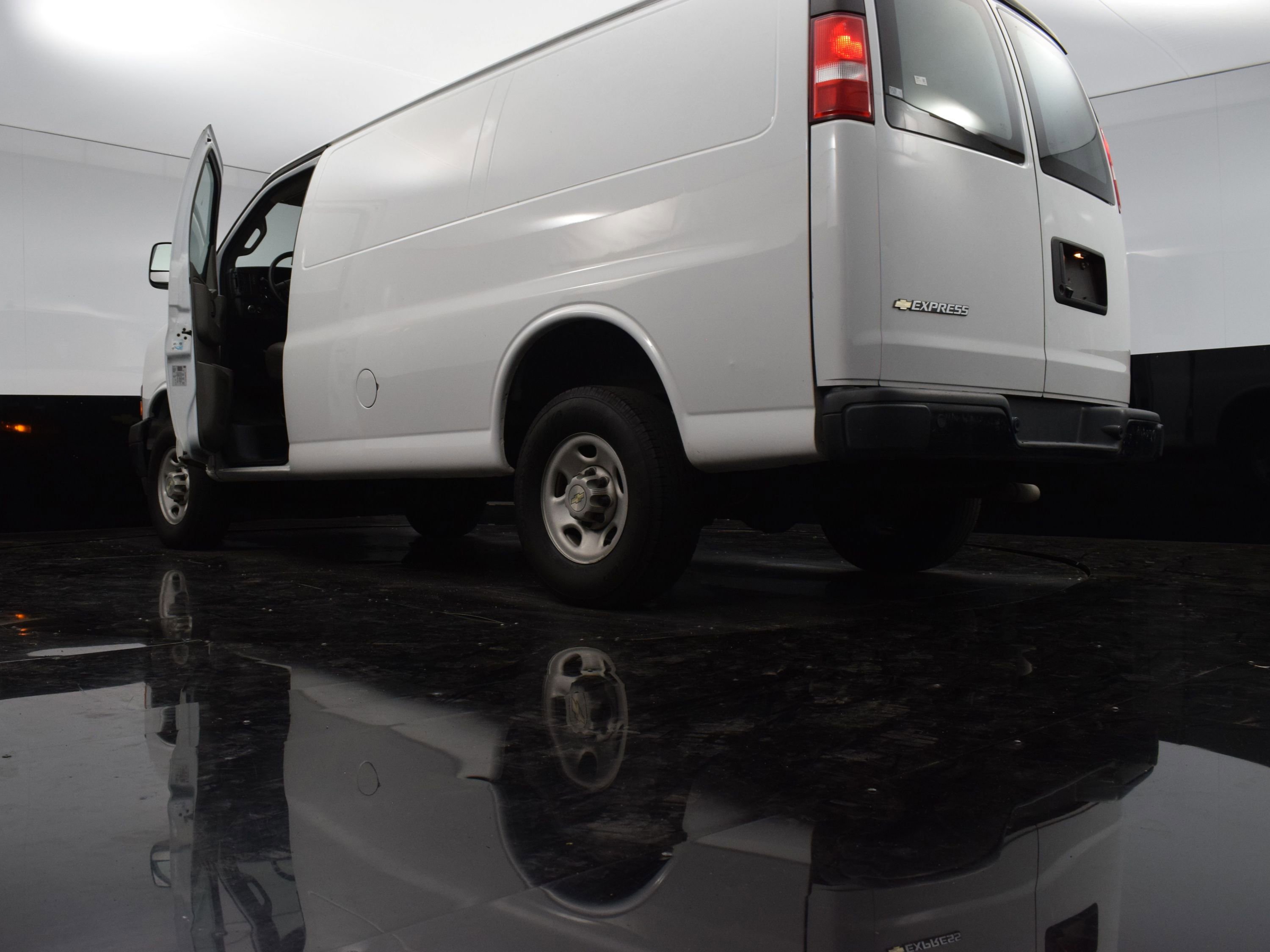 Used 2022 Chevrolet Express 2500 w/ Driver Convenience Package image 36