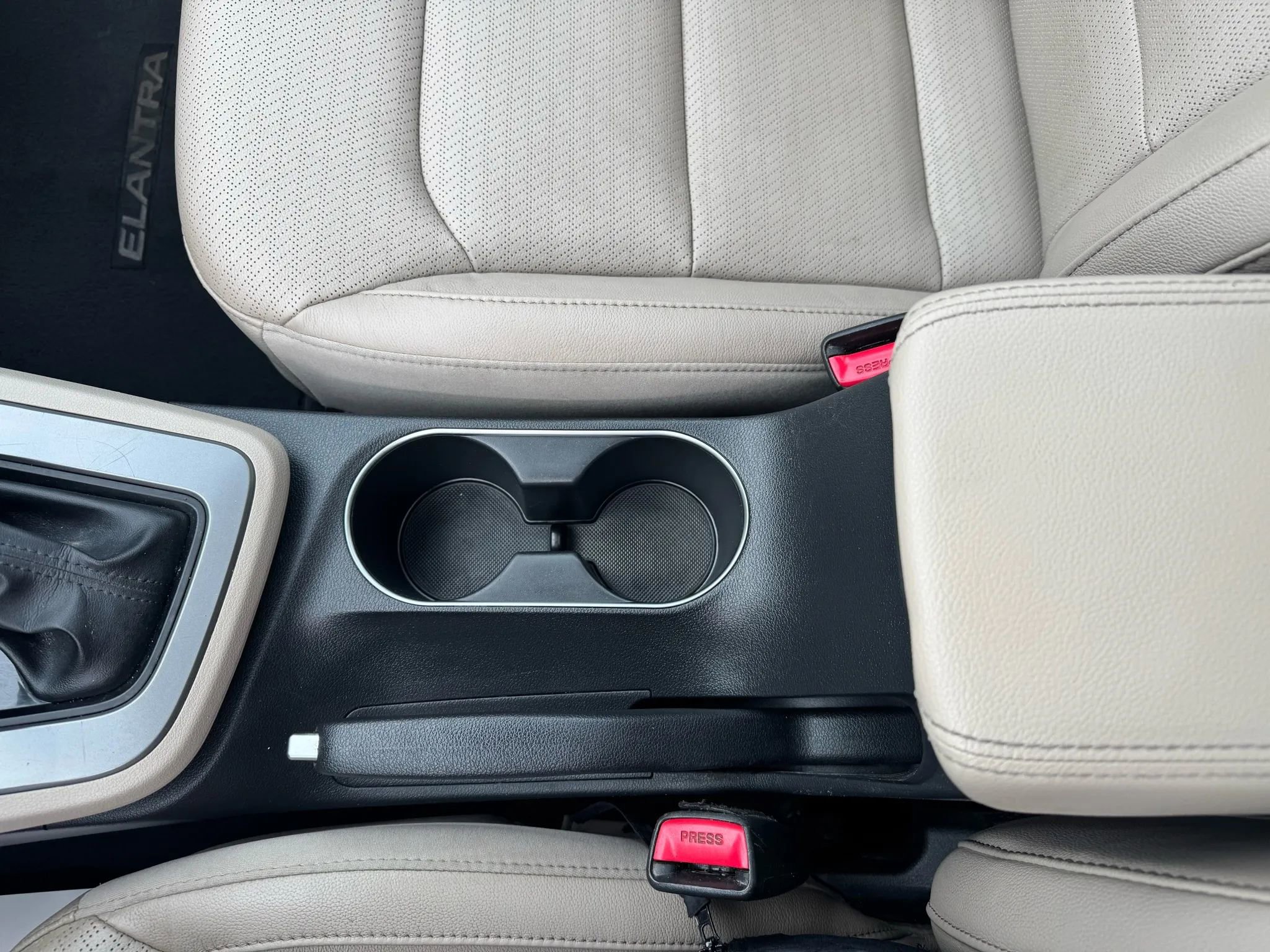 Used 2017 Hyundai Elantra Limited w/ Limited Tech Package 04 image 19