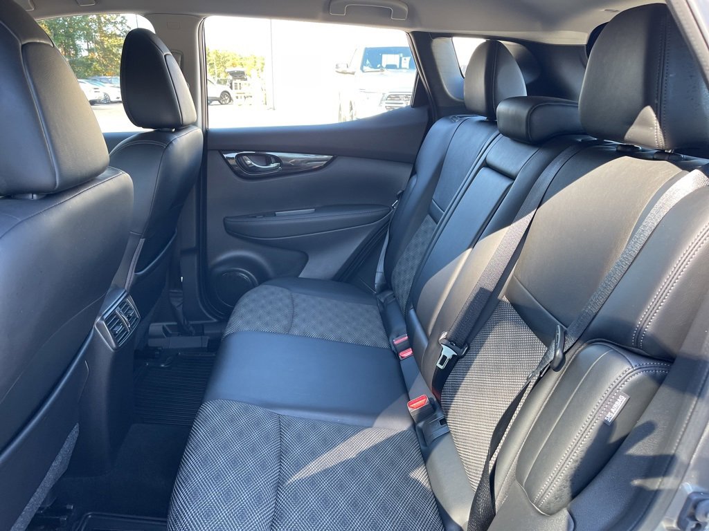 Used 2022 Nissan Rogue Sport SV w/ Technology Package image 21