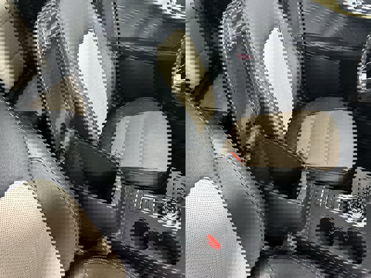 Used 2022 Ford Escape Titanium w/ Titanium Elite Package image 19