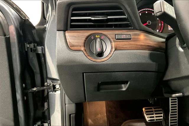 Used 2020 Volkswagen Passat 2.0T SEL image 38