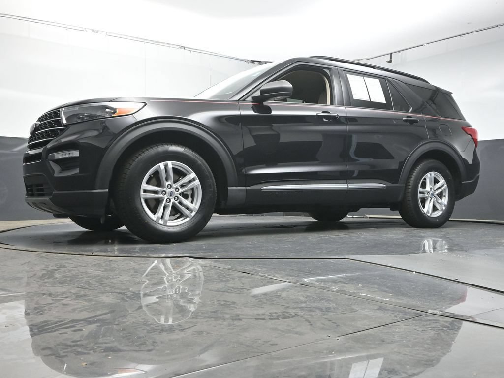 Used 2023 Ford Explorer XLT w/ Equipment Group 202A RWD image 35