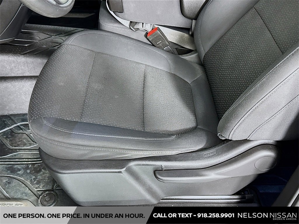 Used 2021 Chevrolet Silverado 2500 Custom w/ Custom Value Package image 19