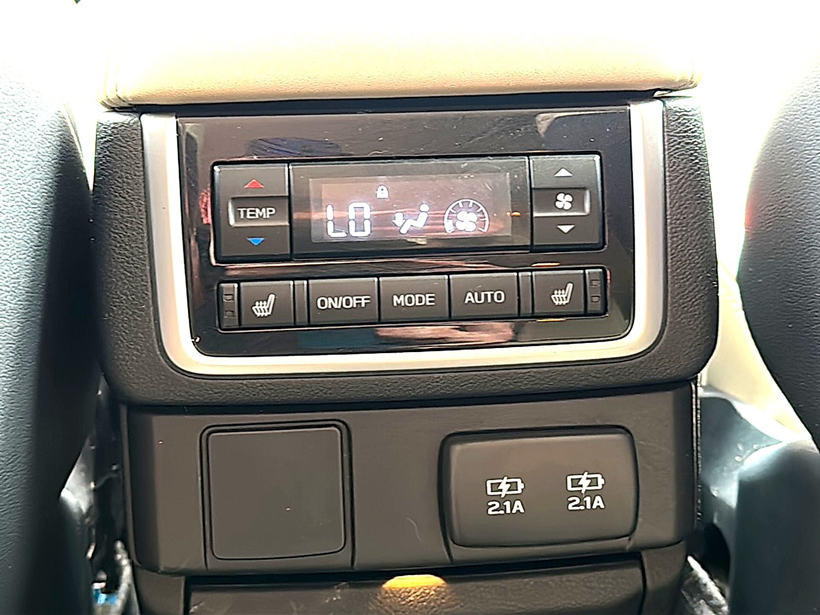 Used 2022 Subaru Ascent Limited AWD/4WD image 21