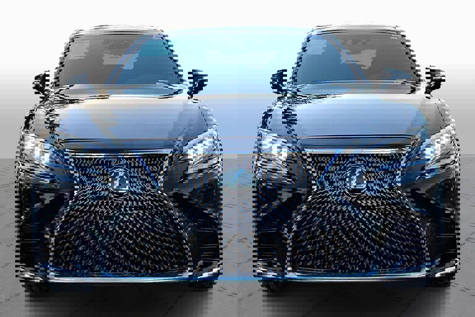 Used 2018 Lexus LS 500 AWD w/ Luxury Package image 4