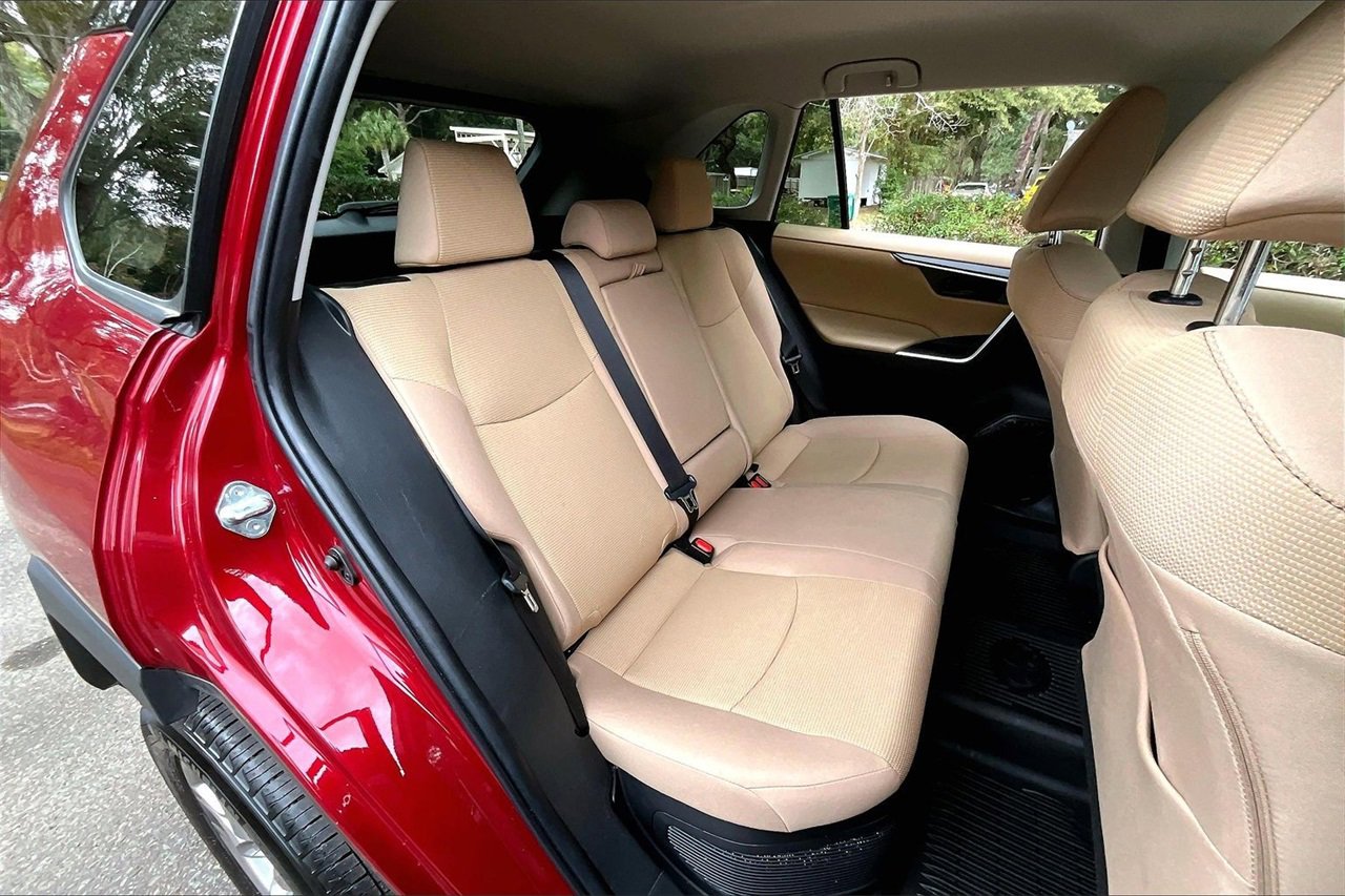 Used 2023 Toyota RAV4 LE image 22