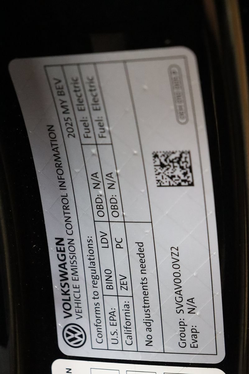 Used 2025 Volkswagen ID. Buzz Pro S RWD image 69
