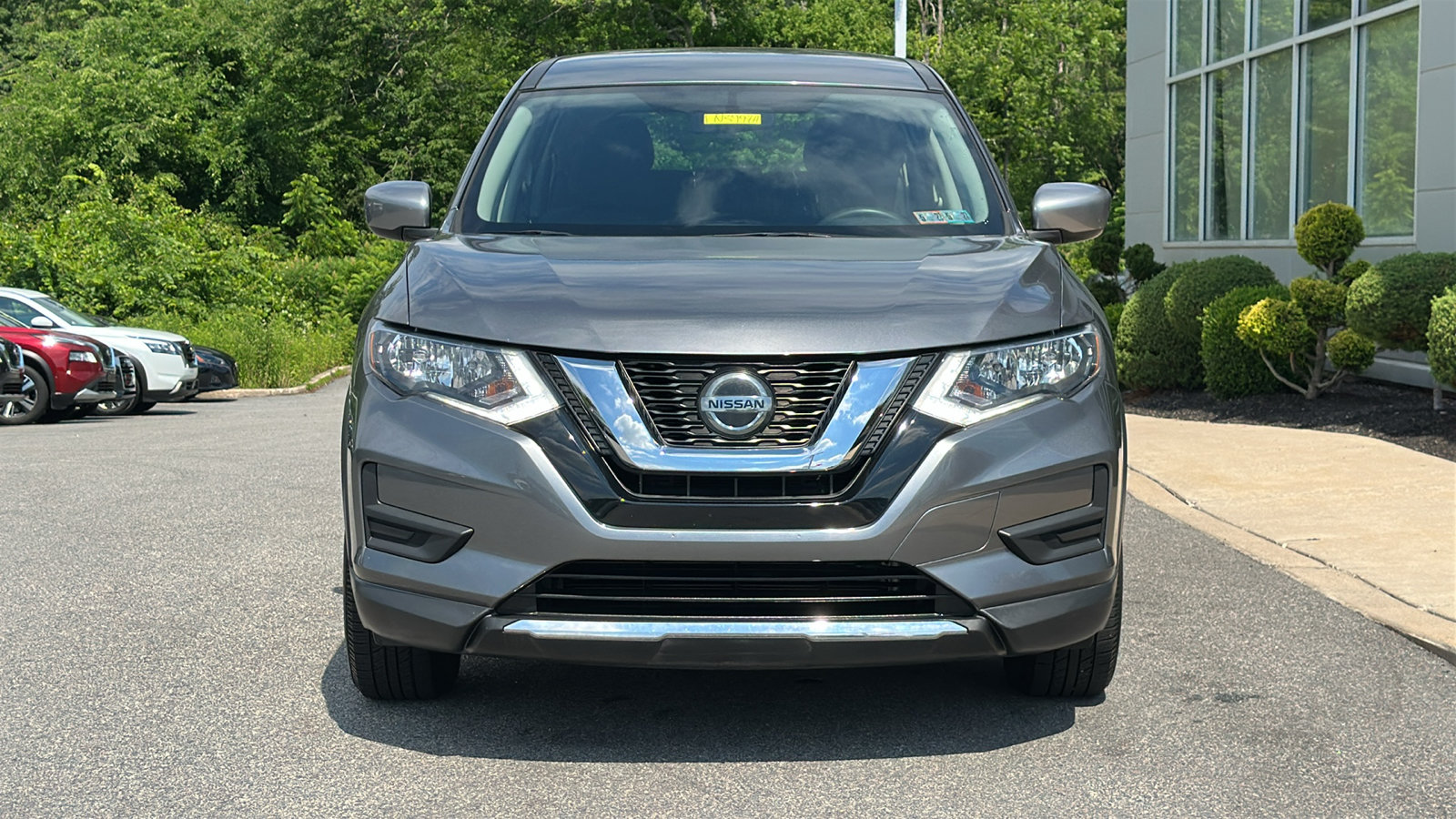 Used 2018 Nissan Rogue S AWD/4WD image 3