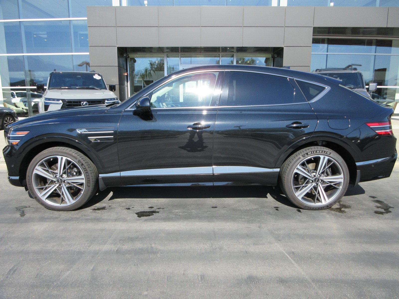 Used 2026 Genesis GV80 3.5T e-SC AWD/4WD image 3