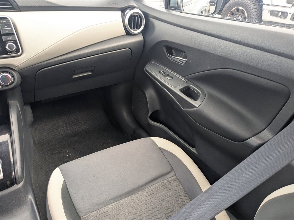 Used 2021 Nissan Versa SV image 16