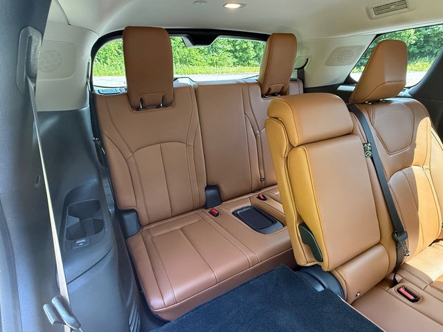 Used 2025 INFINITI QX60 Sensory w/ Vision Package AWD/4WD image 24