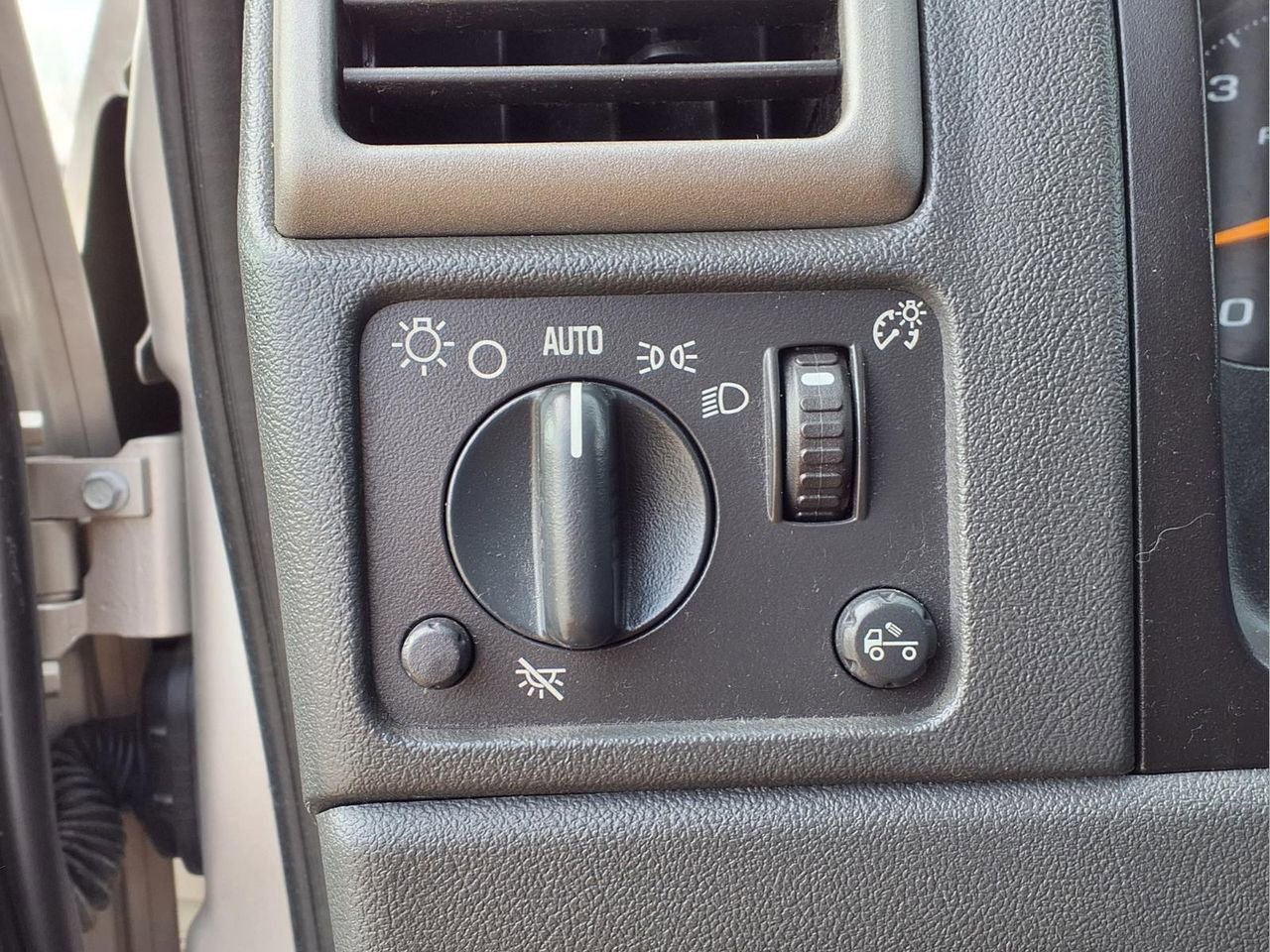 Used 2006 Chevrolet Colorado LT image 16