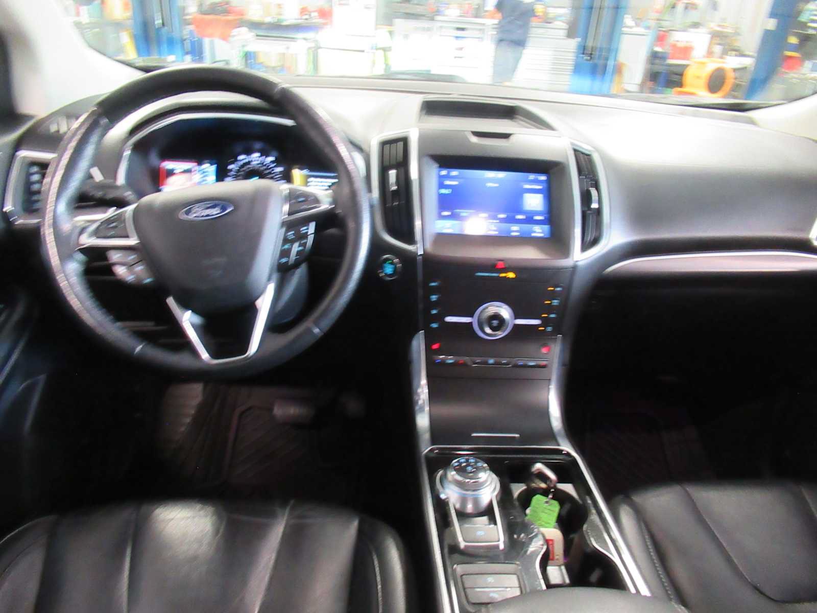 Used 2020 Ford Edge Titanium FWD image 17