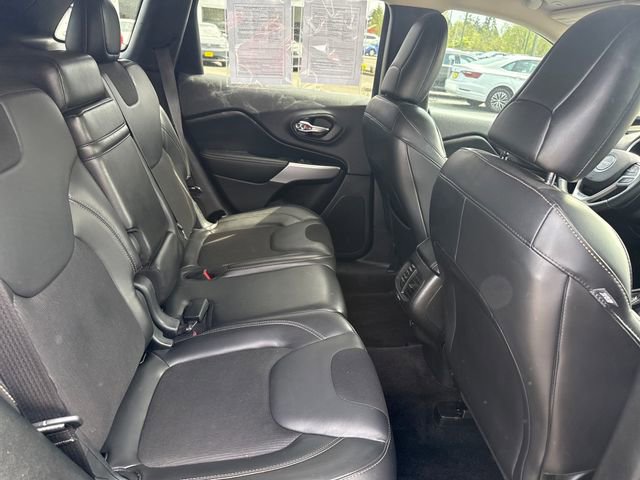 Used 2018 Jeep Cherokee Latitude Plus w/ Cold Weather Group image 12