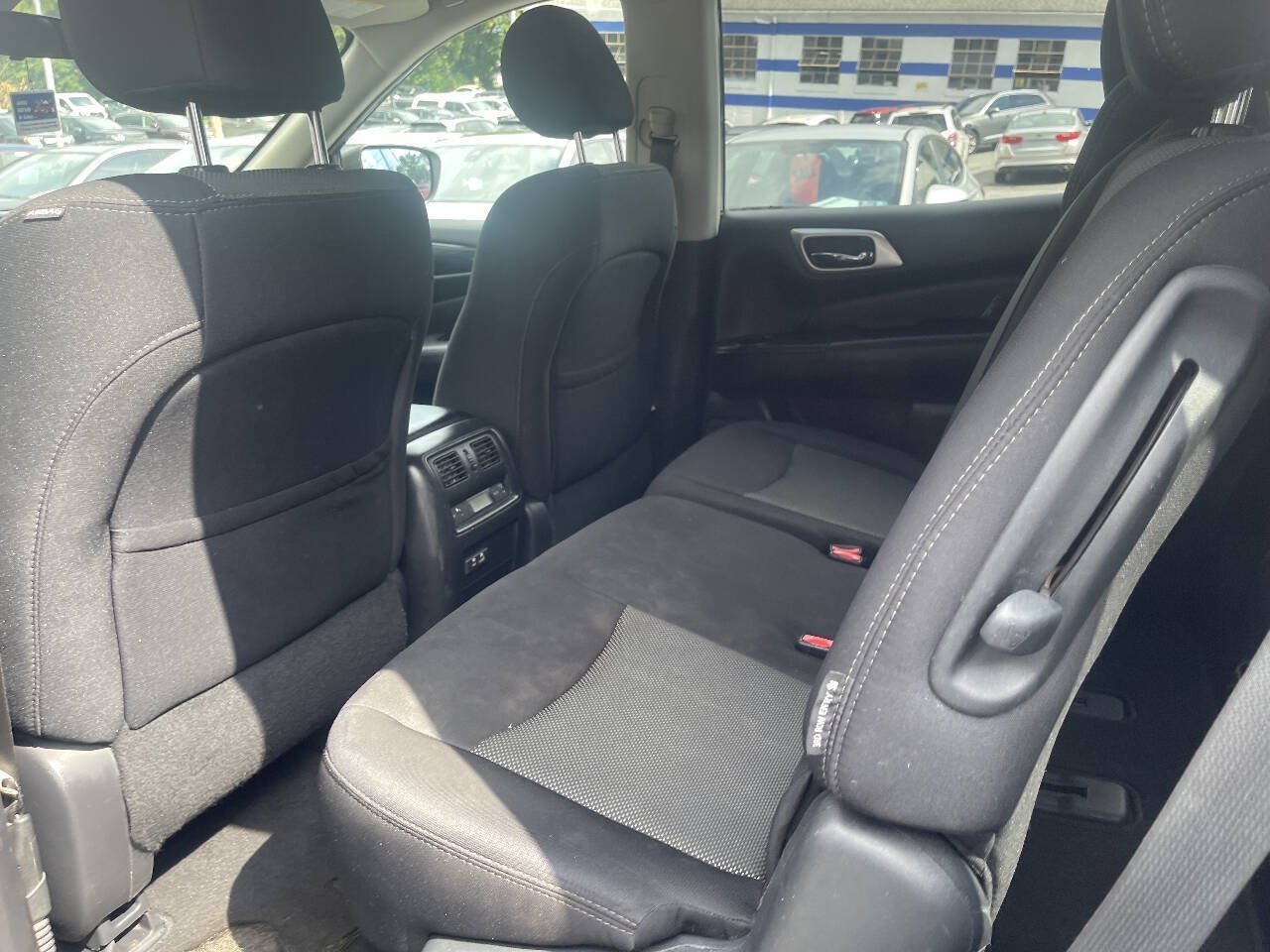 Used 2019 Nissan Pathfinder S AWD/4WD image 19