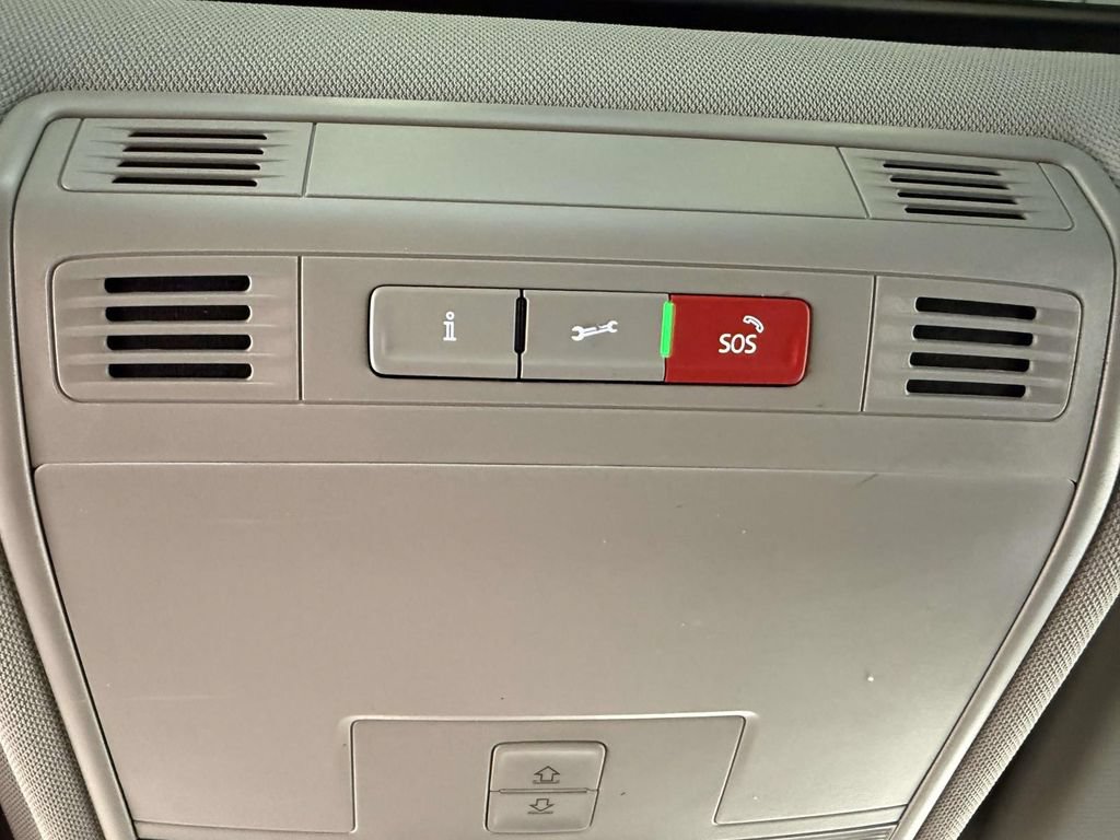 Used 2023 Volkswagen Taos SEL AWD/4WD image 25