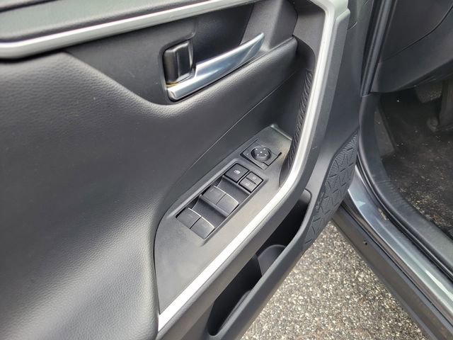 Used 2022 Toyota RAV4 XSE image 11