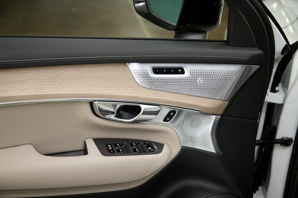 New 2026 Volvo XC90 B6 Ultra w/ Lounge Package image 10