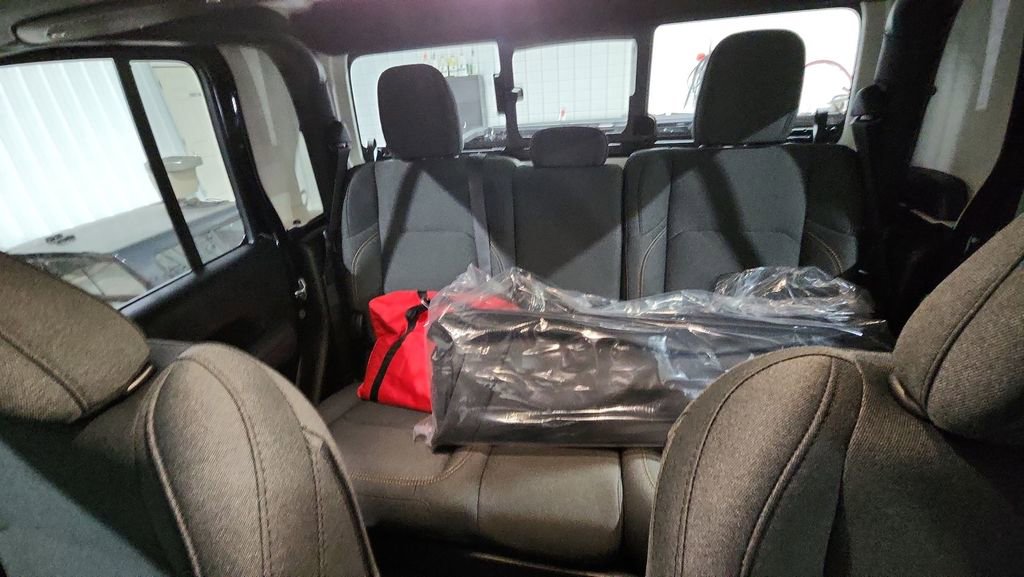 New 2026 Jeep Gladiator Sport image 12